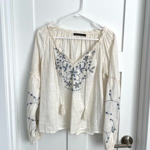 Abercrombie & Fitch Cream Blue Embroidered Top Size Medium